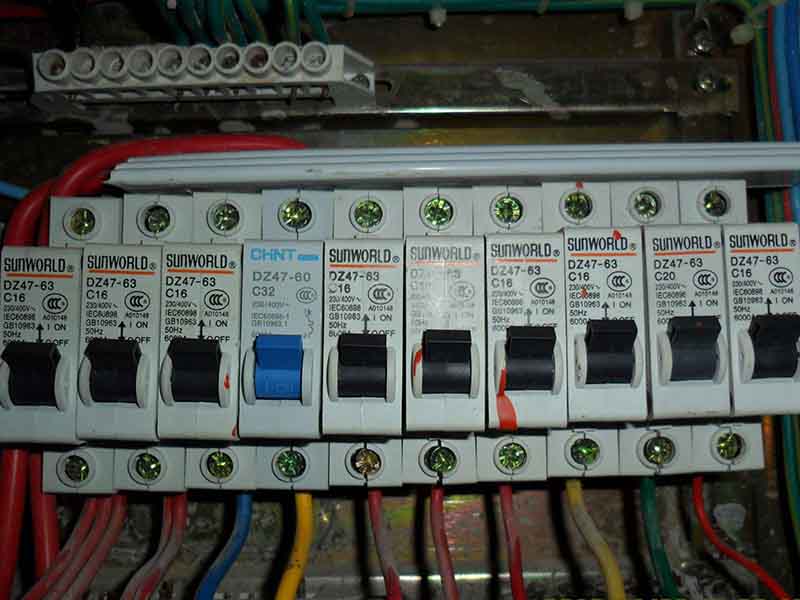 總開關跳閘后推不上去的原因是什么，為大家總結了三種情況